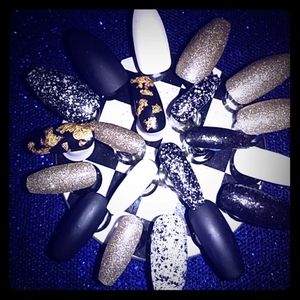 Custom press on nails